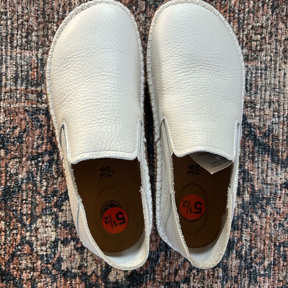 Birkenstock Callan- Never Worn- White